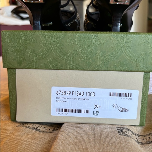 Elegant Black Slingback Pumps - Picture 5 of 6